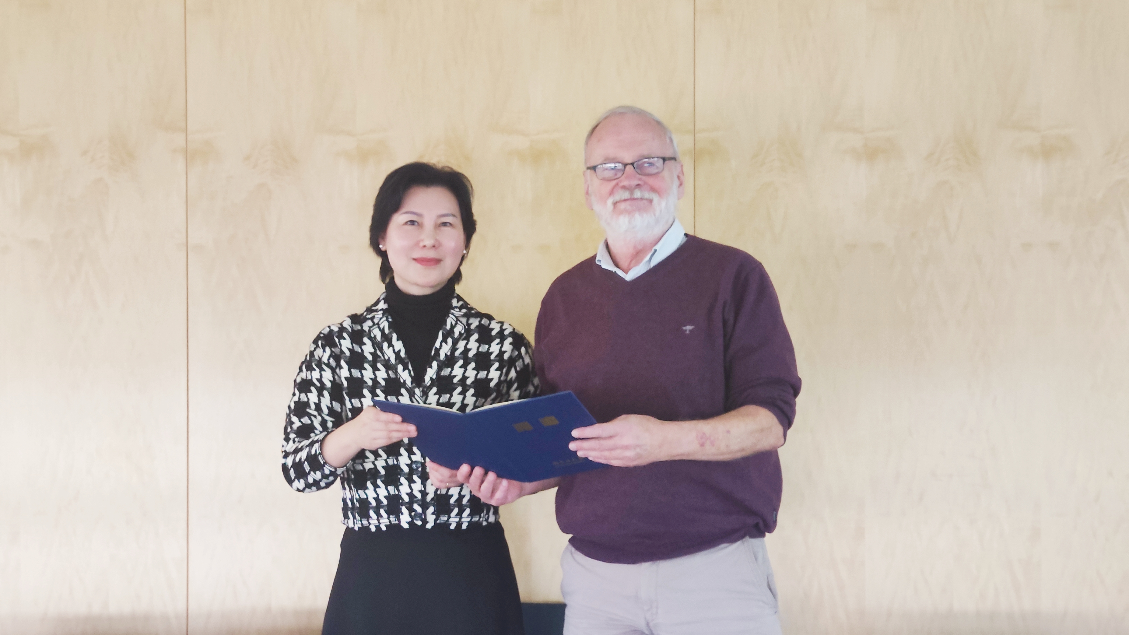 于吉红主任一行应邀访问德国马普学会生物物理研究所